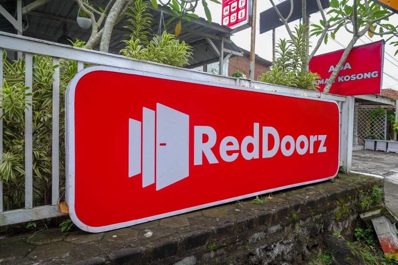 Hotel Reddoorz At Paris Ocean Parangtritis Exterior foto