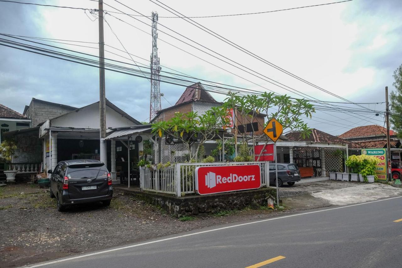 Hotel Reddoorz At Paris Ocean Parangtritis Exterior foto