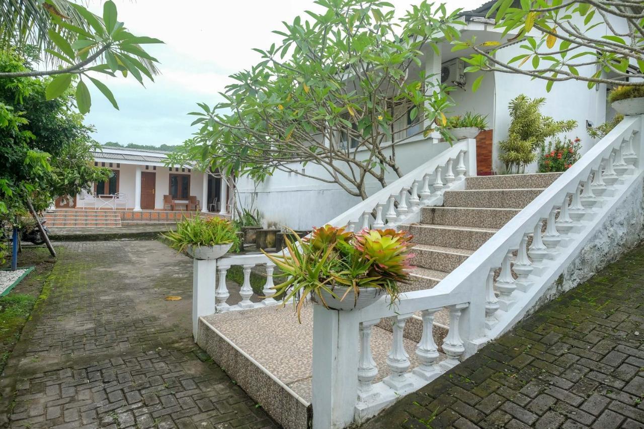 Hotel Reddoorz At Paris Ocean Parangtritis Exterior foto